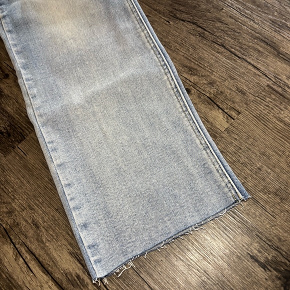 Kancan Light Wash Straight Leg Jeans W/ Raw Hem Soft & Stretchy Size 8 - Picture 6 of 12